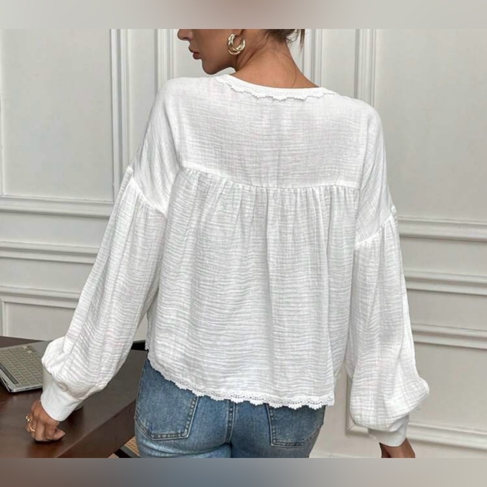 White Lace Detail Women's Top - Picture 2 of 3